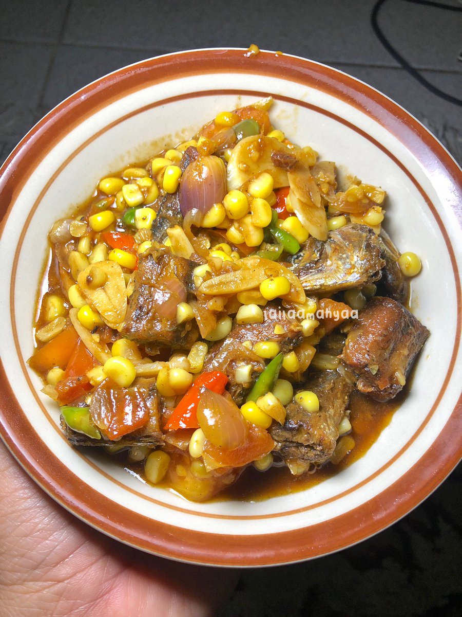 lailaa_id's tweet photo. Rekap masak buat makan malam.
•Nasi tumis kangkung ikan kuniran goreng
•Ase cabe gendot
•Sambel welut kemangi
•Tumis jagung ikan asin https://t.co/Avf1t0eesy