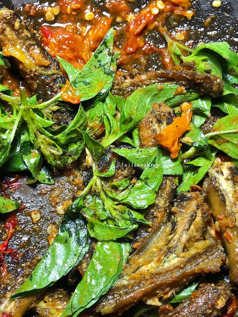 lailaa_id's tweet photo. Rekap masak buat makan malam.
•Nasi tumis kangkung ikan kuniran goreng
•Ase cabe gendot
•Sambel welut kemangi
•Tumis jagung ikan asin https://t.co/Avf1t0eesy