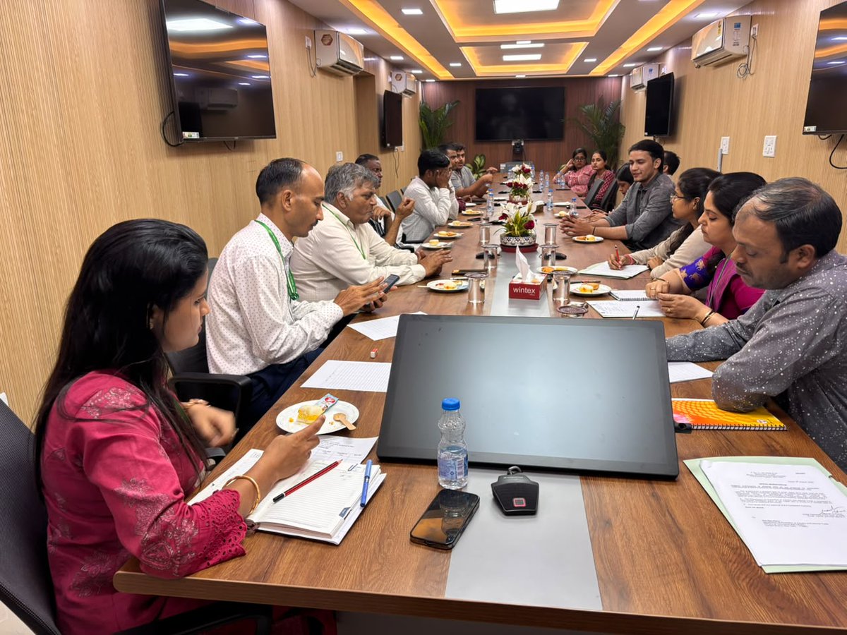 MOFPI_GOI's tweet photo. #HindiPakhwada2026 के अंतर्गत आज #MOFPI परिसर में एमटीएस एवं समकक्ष कर्मचारियों के लिए वाद-विवाद प्रतियोगिता का आयोजन किया गया। इस अवसर पर प्रतिभागियों ने प्रतियोगिता में भाग लेते हुए अपनी अभिव्यक्ति एवं विचारों को साझा किया।

#HindiPakhwada https://t.co/3GKTWsX9ri