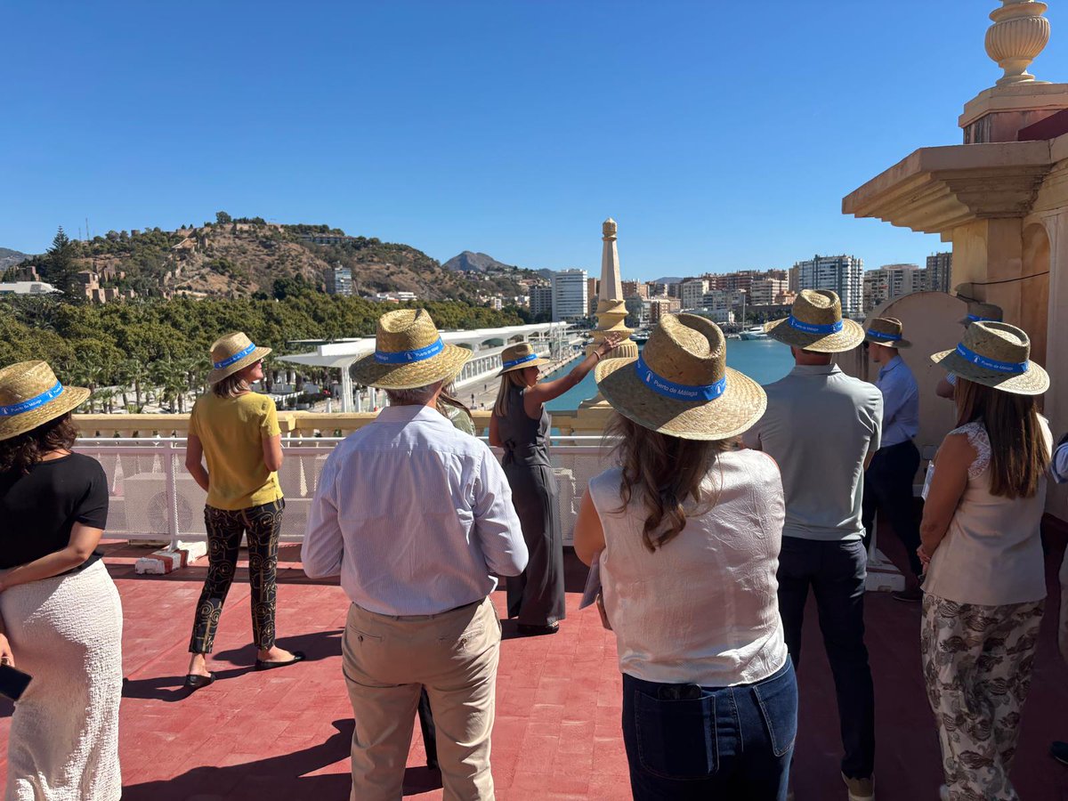 malagaport's tweet photo. El Puerto de Málaga acogió una sesión de trabajo sobre economía circular, organizada por @APDasociacion y @Deloitte. 

Las empresas participantes conocieron los proyectos relacionados con sostenibilidad en el ámbito marítimo-portuario en el marco de la iniciativa Puerto Verde. https://t.co/RhcX1OqJyH