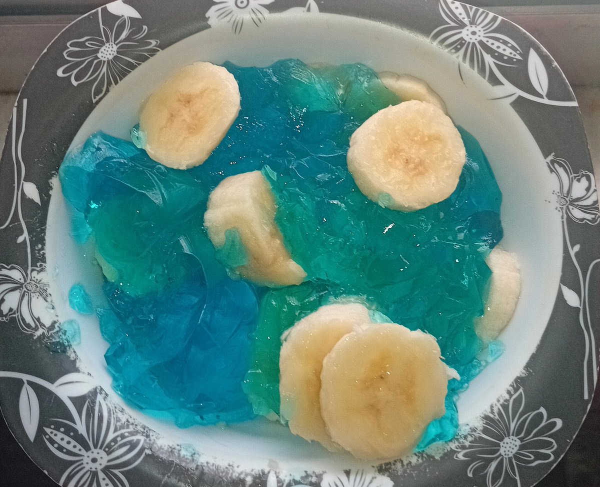 Amora_0w2's tweet photo. 107 kcal ? https://t.co/W0d1uMxr5F