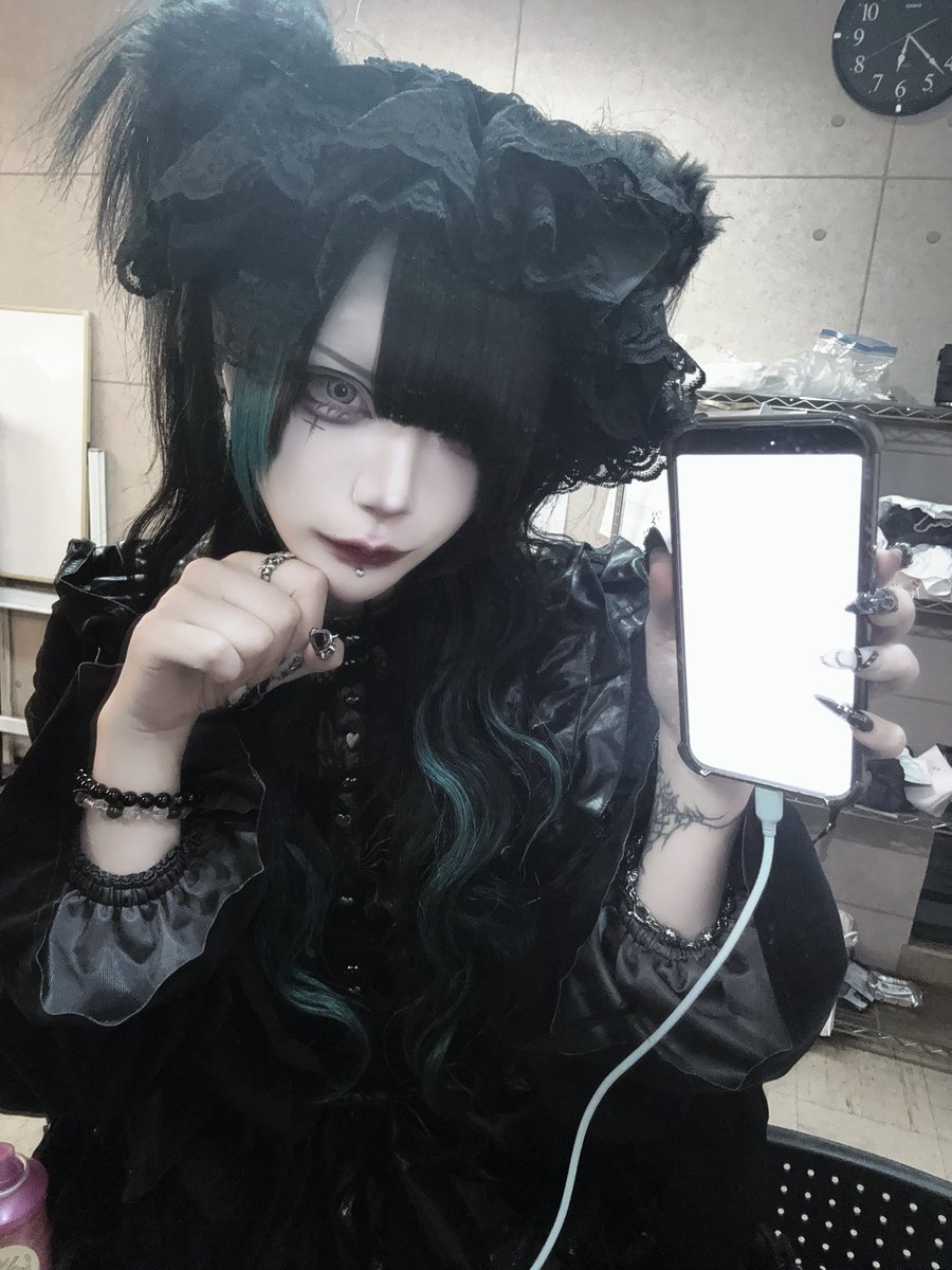 doku_kinema's tweet photo. お揃いの悪夢見ようね https://t.co/LpYGCTDv0N