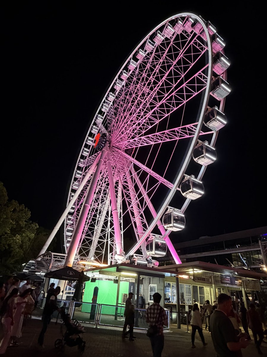 iPathfinder91's tweet photo. The Wheel of Brisbane is such a beauty for both day and night, that it has an Eevee Explorers Pokéstop. I wonder how fun the #PokémonGo #CitySafariBrisbane will be? 🤔 https://t.co/DJd7jZrBkT