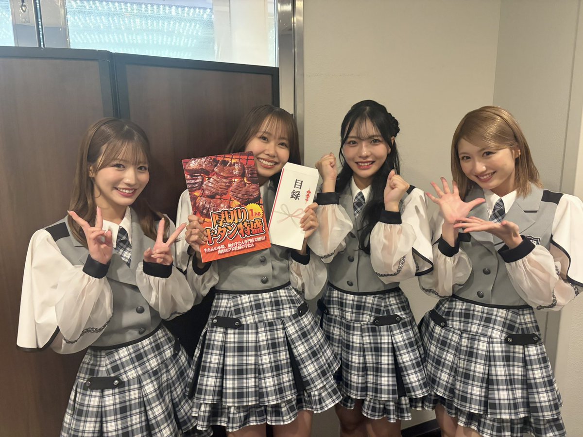 maity_nmb's tweet photo. 〈ラフ×ラフPresents アイドル #オモカワトーク No.1決定戦〉ありがとうございました！

優勝できました！！！🏅
8月のTIFの挽回出来ました！！！
耳鳴り動悸目眩全て治りました！！！！

胸張って大阪帰れます！！！！
そしてまたラフ×ラフさんとご一緒できるよう頑張ります！🔥
#NMB48 https://t.co/6wQ0zHFEi5