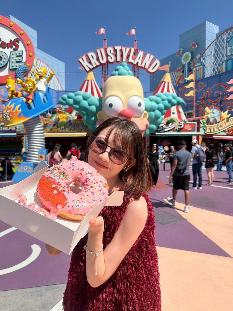 a_honoka_mg's tweet photo. でかでかドーナツ🍩 https://t.co/wyYIGh9WVf