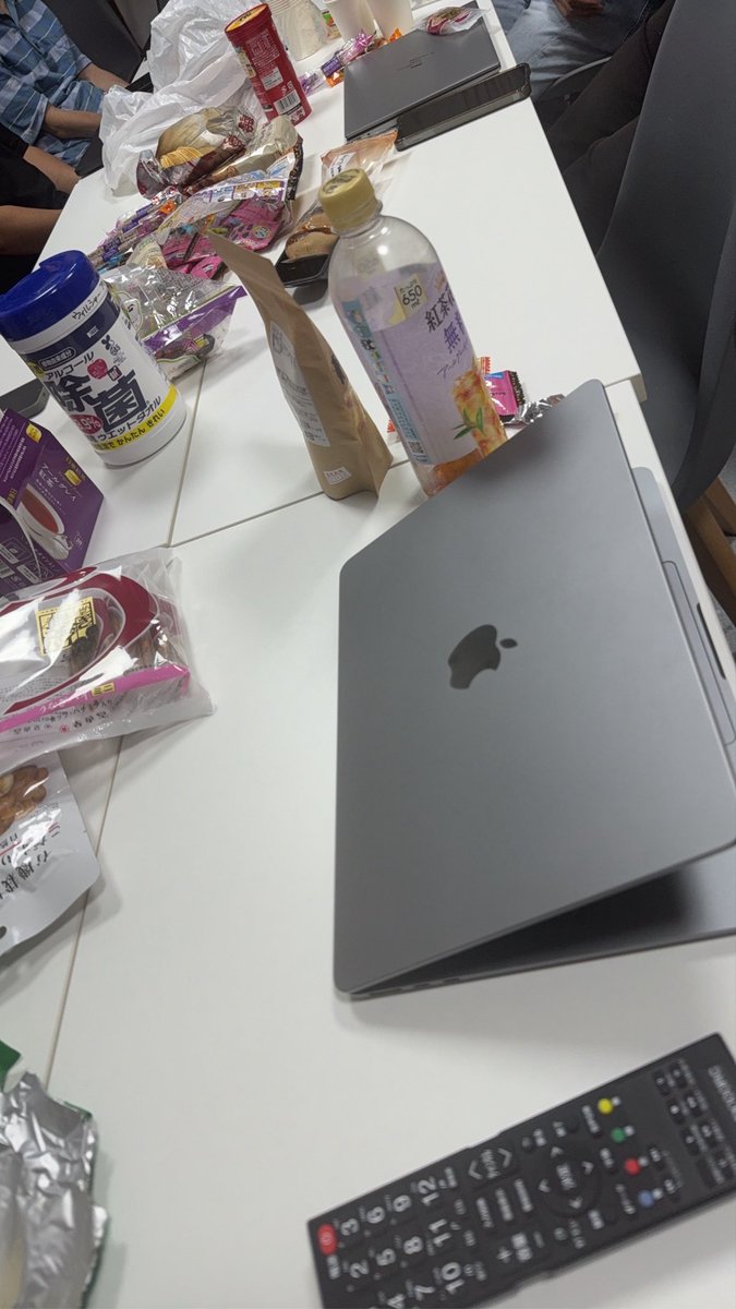 Nangoku_ETH's tweet photo. 今日はみんなで勉強会をしました😌
た　とっても楽しかった😊
みんな素敵な人でありがたいです🙇‍♀️ https://t.co/X6kawPWSMc
