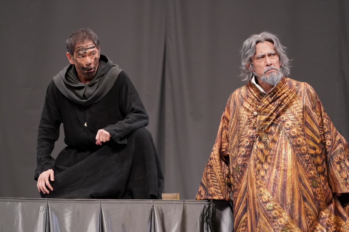 theatergirl_jp's tweet photo. 『リア王－KING LEAR－』が開幕！

演出・森新太郎、内野聖陽、
前田公輝、井之脇海、杉本哲太のコメントと
舞台写真をお届け📷
https://t.co/gKP0txEpdy

「シェイクスピア悲劇の最高峰が開幕」

#リア王 https://t.co/MxofKJEADu