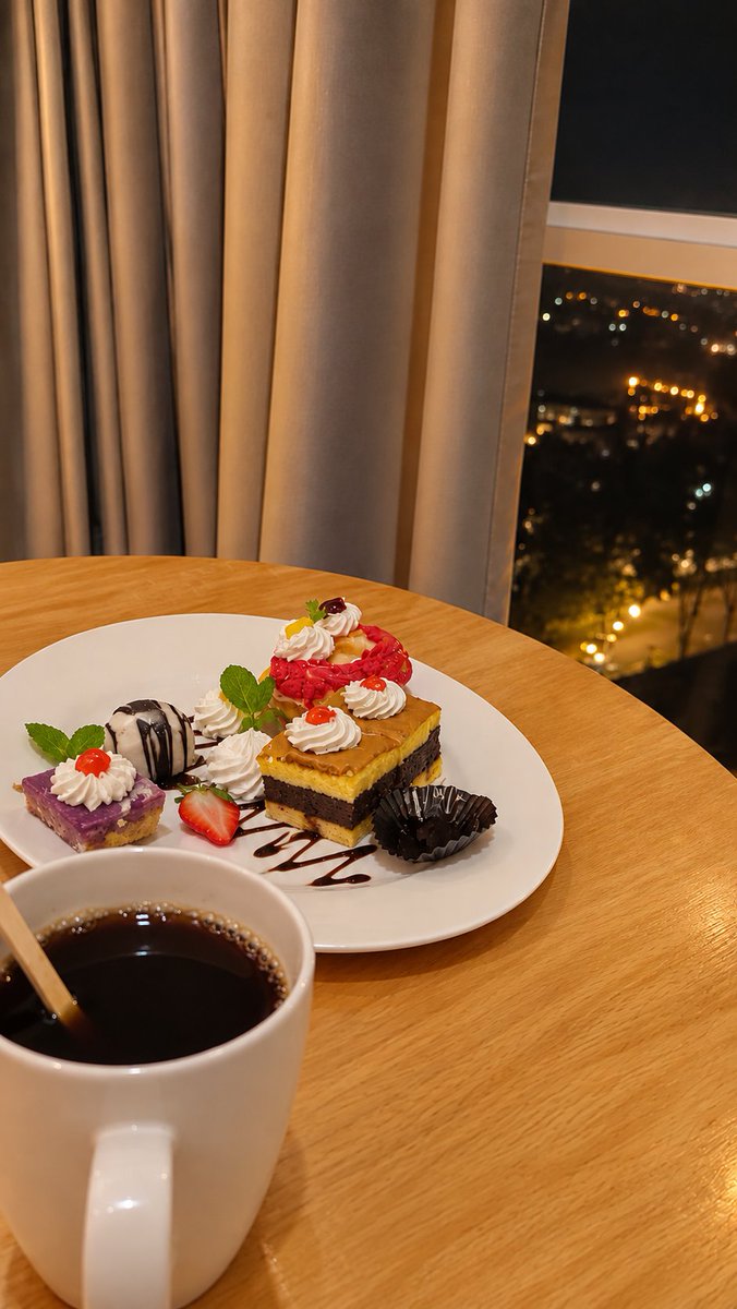 AndiNickyy10's tweet photo. Hotelnya bagus, suka dengan viewnya.
Senang bisa memberikan sedikit ruang utk tubuh &amp; pikiran beristirahat dari kesibukan.
 
Thx utk kepercayaannya, thx jg utk dessert &amp; t1p lbihnya 🙏😊 https://t.co/k7qfG1vXrB