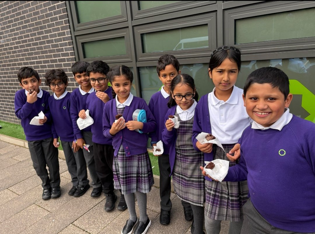 olive_bburn's tweet photo. What a fantastic #MacmillanCoffeeMorning! Our school community came together to enjoy cakes, coffee and conversation, all while raising money for the incredible work of @macmillancancer. Thank you to everyone who baked, donated and supported. ππ° #Macmillan #WeAreStar https://t.co/T6AdbjchqW