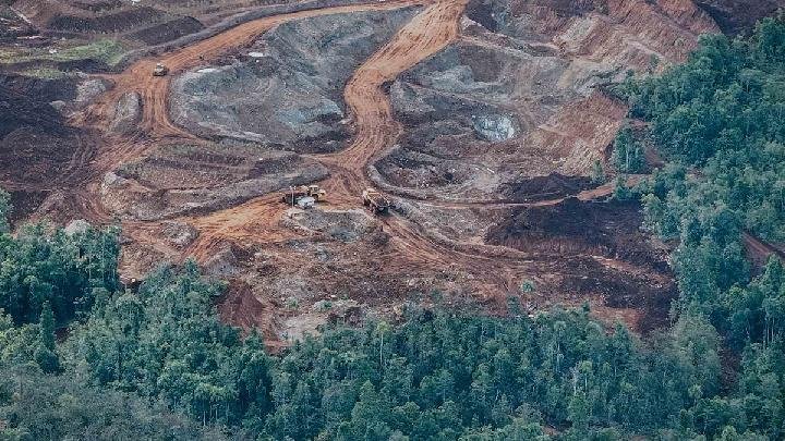 indepenSumatera's tweet photo. Stop wak....🤚🤚🤚

PT GAG NIKEL KEMBALI MENGHANCURKAN RAJA AMPAT 

@bahlillahadalia kabarnya diam² menerbitkan kembali izin operasional PT GAG si penghancur pulau terhitung 3 september 2026 usai sempat di stop SEMENTARA.

Ingat
Di raja ampat itu adalah tempat kawasan konservasi 75% karang dunia. Atas keluarnya izin tersebut kita akan kehilangan keindahan raja ampat.