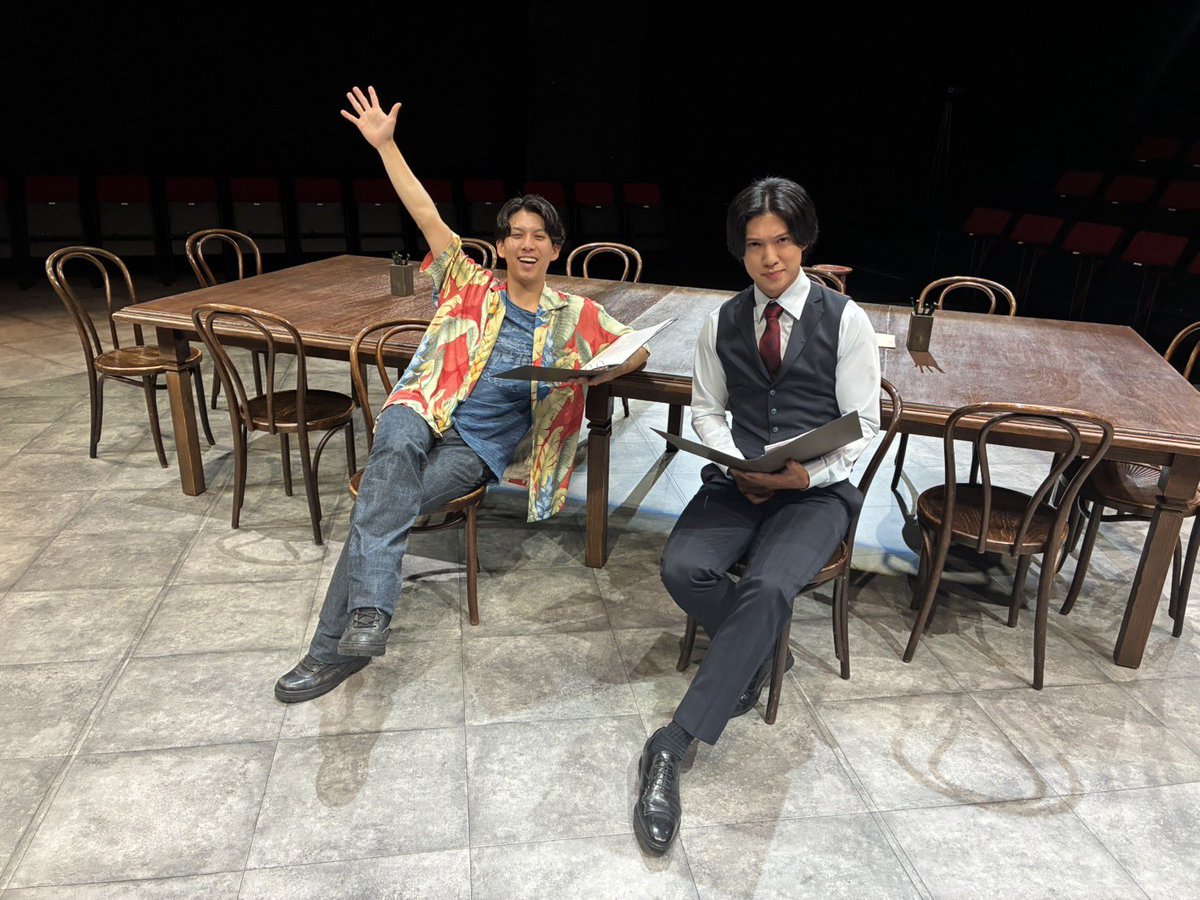 dictick's tweet photo. 朗読劇『7~セブン~』

そして舞台『12人の怒れる男』

合わせてありがとうございました🙇

残すところ2日間。

誠意を持って7号演じさせて頂きます。

#12人の怒れる男 https://t.co/EXz1gle3M1