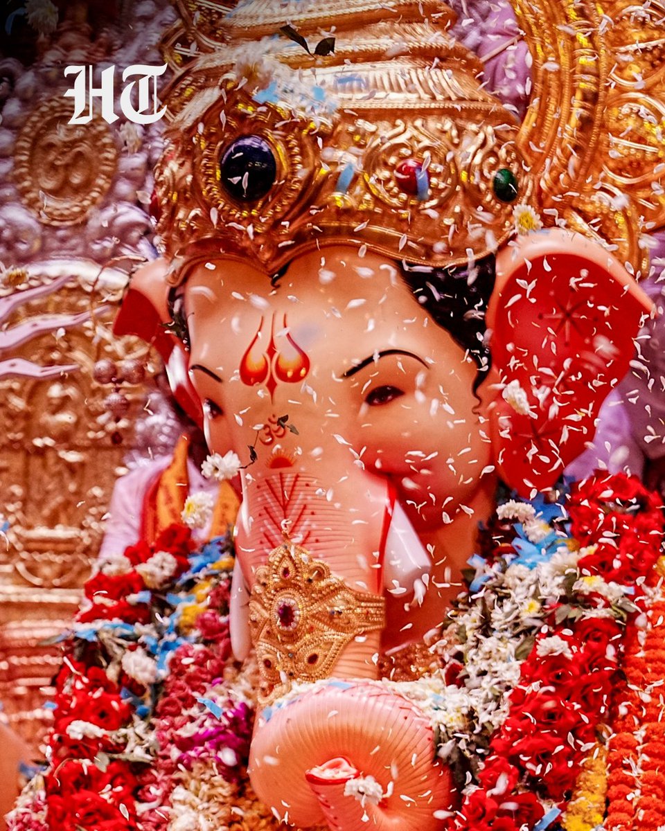 htTweets's tweet photo. #InPhotos | The iconic Lalbaugcha Raja idol of Lord Ganesha is taken out in a grand procession for immersion on Anant Chaturdashi in Mumbai. 

Swipe 👈 to take a look at the celebrations. 

📲 For News on the go, Download HT app👇
https://t.co/9W0FxNe2S3 https://t.co/oj3k4v3QU1