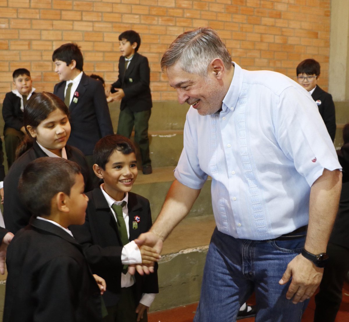 MECpy's tweet photo. ¡Nos encontramos en el noveno departamento! 🇵🇾

Llegamos al Col. Priv. Subv. San Roque González de Santa Cruz, de Paraguarí.

Compartimos con los estudiantes un valioso Taller sobre Ciberbullying. https://t.co/atH5iGW44f