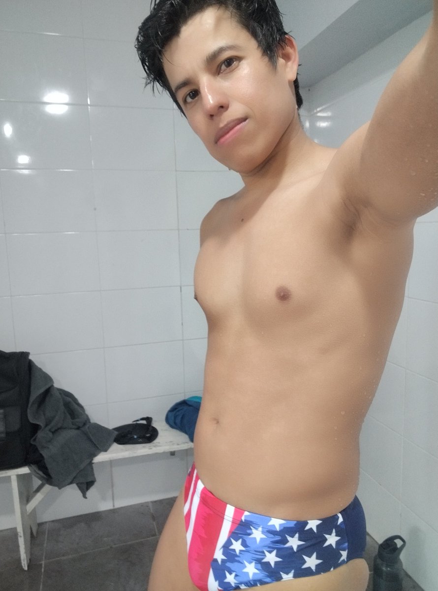 Speedoboy_Peter's tweet photo. Today was all about changing pace and strokes. We started with 100m freestyle, alternating between fast and easy every 25m, then switched between freestyle and backstroke. πββοΈβ‘
#swimtraining #swimpractice #swimmer #swimlife #swimworkout https://t.co/GzI5iywIFR