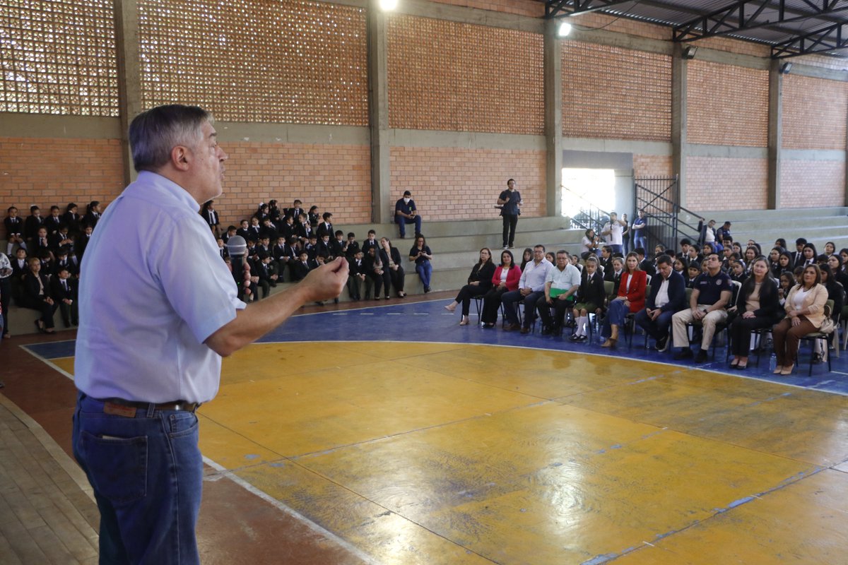 MECpy's tweet photo. ¡Nos encontramos en el noveno departamento! 🇵🇾

Llegamos al Col. Priv. Subv. San Roque González de Santa Cruz, de Paraguarí.

Compartimos con los estudiantes un valioso Taller sobre Ciberbullying. https://t.co/atH5iGW44f