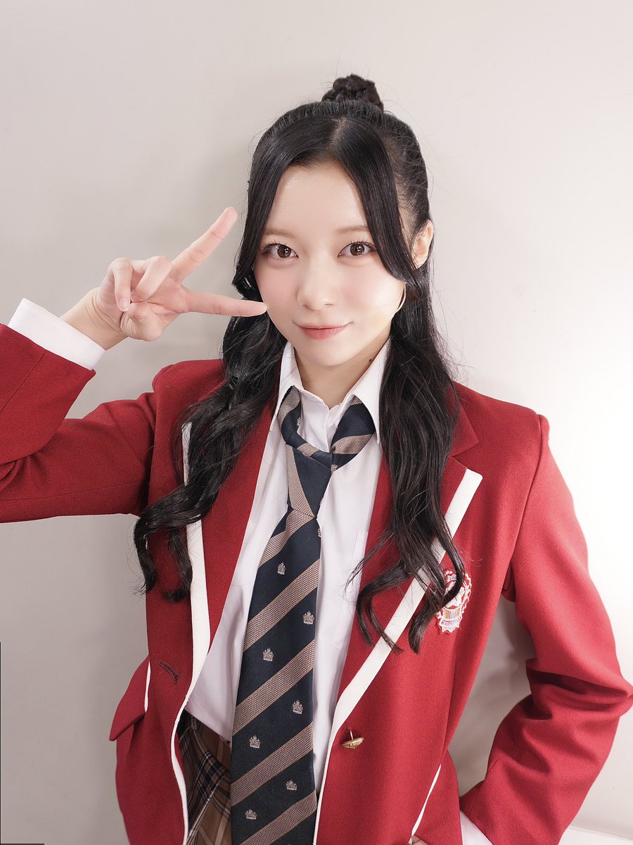 murayama_yuuka's tweet photo. #スクールアイドルミュージカル 
day6✨️ありがとうございました！

今日も楽しかったな〜🥹
ペンライトの景色も本当に綺麗です😌

サヤカちゃんを演じられるのも明日で最後です🌼
皆さんに最高の形でお届けできるよう最後まで全力で務めます！

千秋楽もよろしくお願いします！
#スクミュ #lovelive https://t.co/CeFANVz4qr
