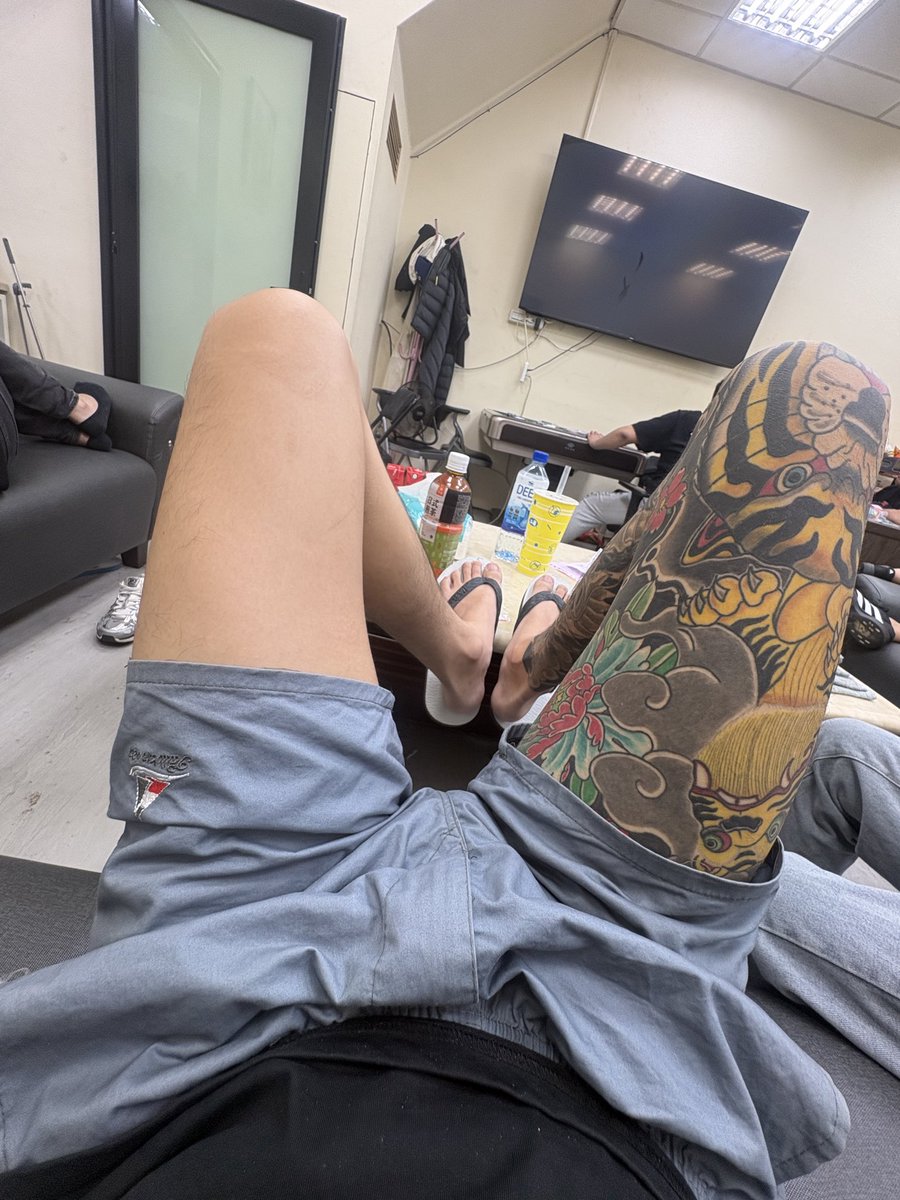yk175811's tweet photo. 妳看的是刺青 但我藏的是溫柔💖 https://t.co/UHDQkibLUb