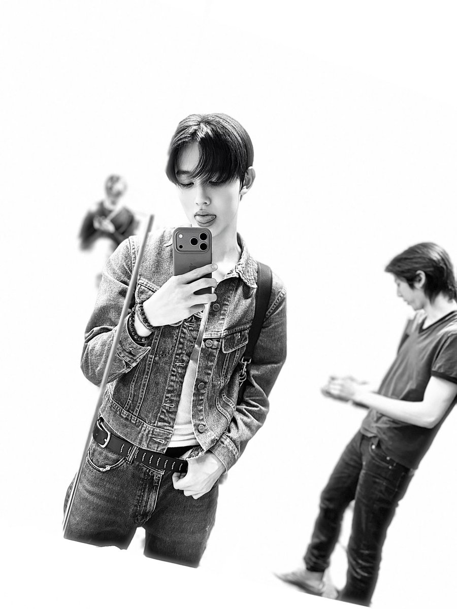 SeonghyeonPocha's tweet photo. ON AIR YA

1. https://t.co/v74n7L0SOu

2. https://t.co/yT2DYuLRIO

3. https://t.co/LFK6IdC5VW https://t.co/eWZaEydZCT