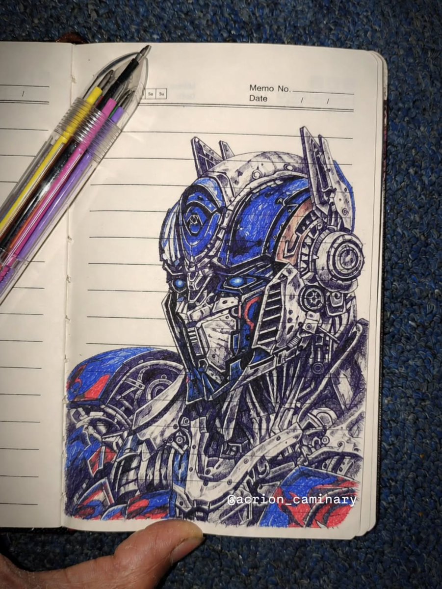 WhitneyPanq0nr's tweet photo. Optimus Prime, the ultimate leader. https://t.co/wjanbALUrl