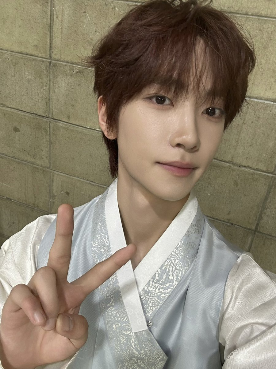 NewBeat_twt's tweet photo. [#조윤후]

즐거운 추석 보내세요!!!! https://t.co/skD4a2WdcG