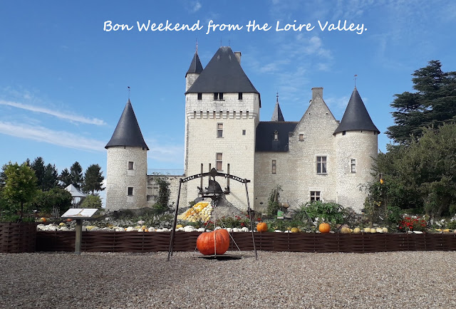 experienceloire's tweet photo. Bon week-end - have a good weekend everyone - Chateau du Rivau. https://t.co/ERTaDvbsqt https://t.co/98LMitcPjY
