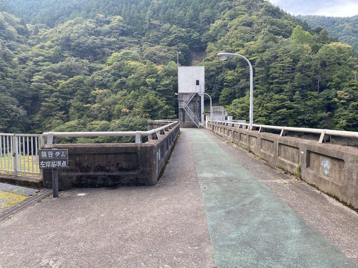 ahotari1819's tweet photo. 合計209基目、奈良県 猿谷ダムにチェックイン！ #DamApp

お猿のベンチが。。

ここも眺めが、、、 https://t.co/FZuxSH5t09