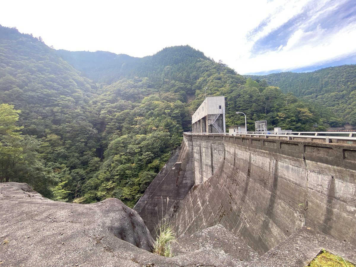 ahotari1819's tweet photo. 合計209基目、奈良県 猿谷ダムにチェックイン！ #DamApp

お猿のベンチが。。

ここも眺めが、、、 https://t.co/FZuxSH5t09
