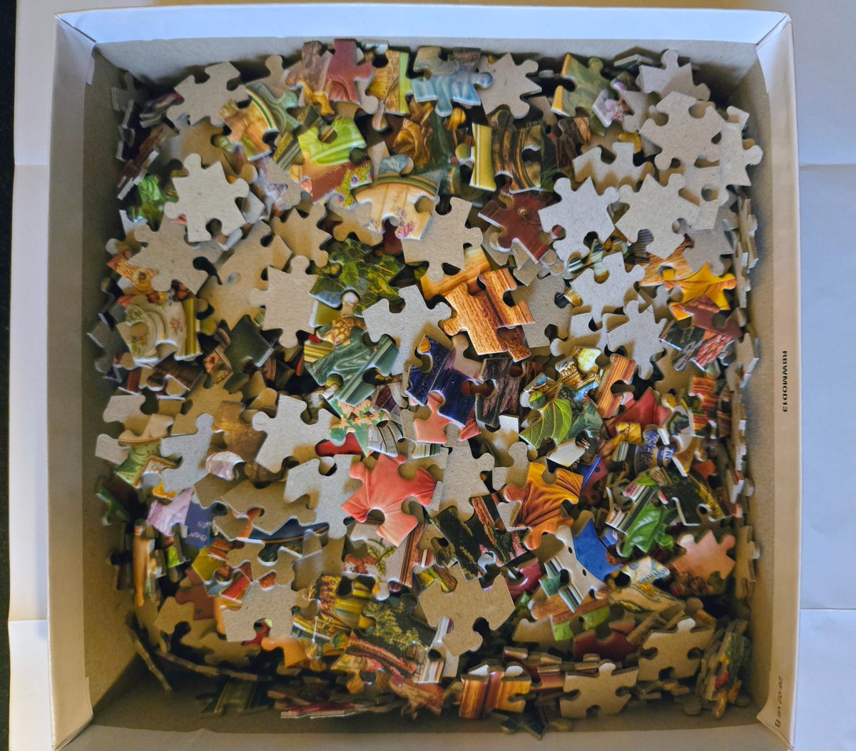 Savannah_01228's tweet photo. #FreeFriday #AlphabetChallenge #WeekLforLookingIn
Looking into the puzzle box...we'll get started before too long https://t.co/Z4MO8yXlPa