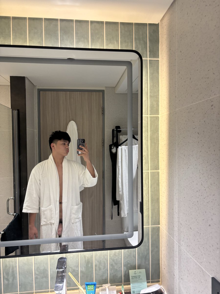 Its_urkillian's tweet photo. Its freezing right now🥵 need to find warm in tight  hole to enter 🍆💦

Please follow my account @Its_urkillian https://t.co/Ptmsn4y3Nc