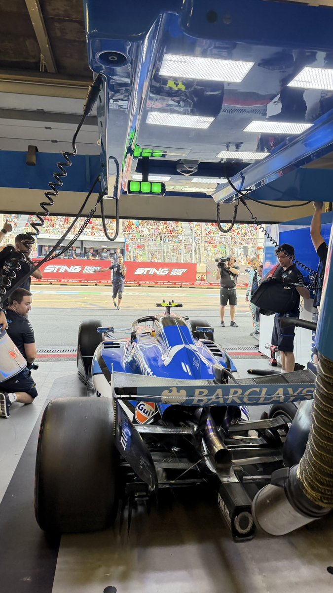 WilliamsRacing's tweet photo. The green light shows on our first Q3 of 2026 🟢✨🙌

Let’s do this 💪 https://t.co/hwNlKCJHOn