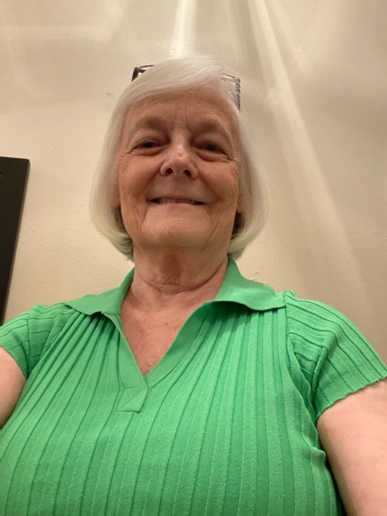 MElmadkouk's tweet photo. hi, i’m 72 year old single and open for love https://t.co/8plWlG56RE