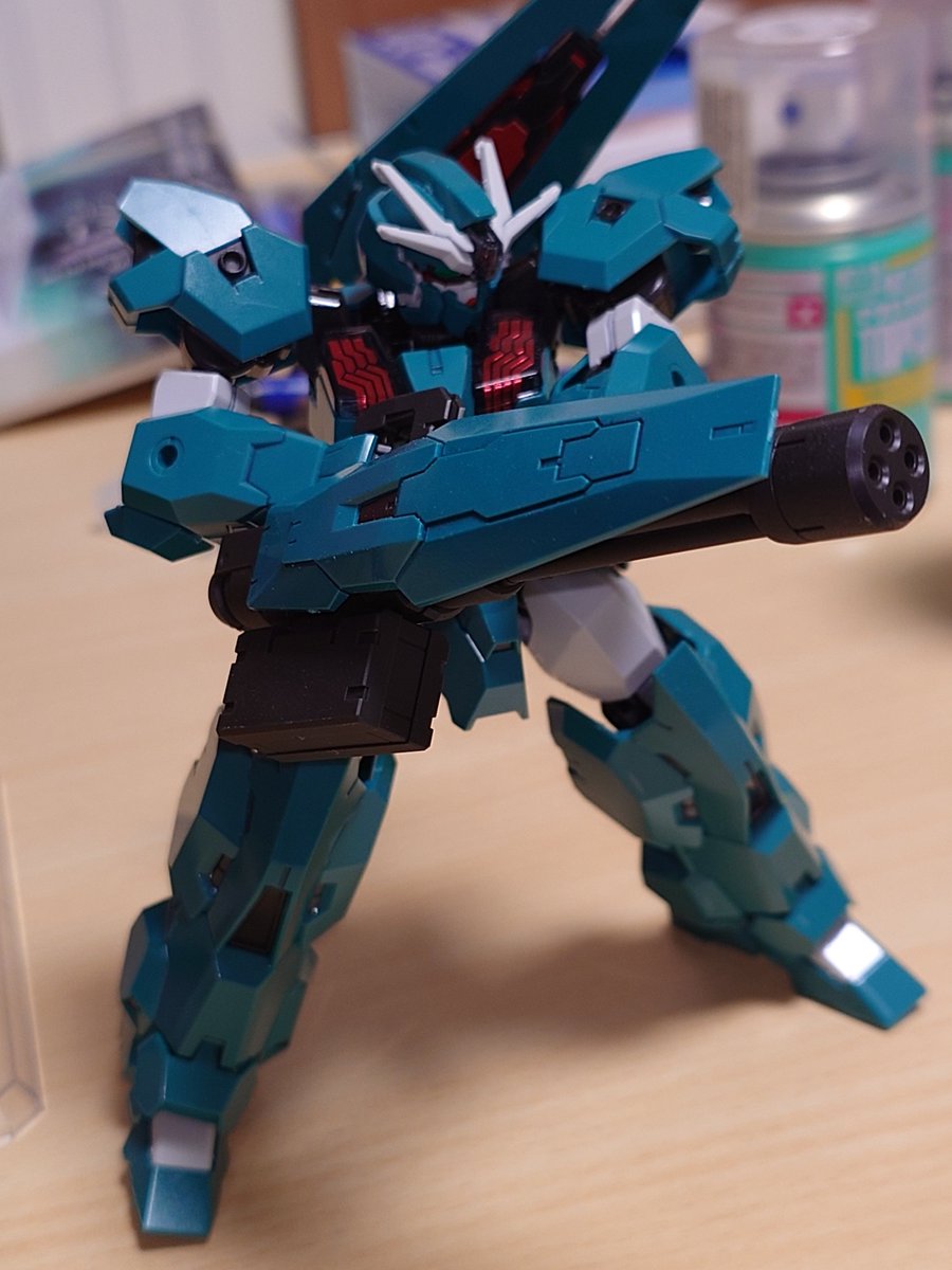 WizEX3's tweet photo. ここ最近作ったやつ
ルブリスウルとジャスティスはスミ入れと光沢トップコート
メッサーはリアルタッチマーカーとつや消しトップコート
これだけでカッコよくなるから簡単で楽しくて満足
ポージングセンス無いからカッコよさ激減してるけど https://t.co/CddplaVjsk
