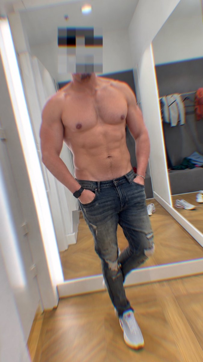 DaannyStonee's tweet photo. 💪🏻 Fitting room check 🫢 https://t.co/jMKVniftaf