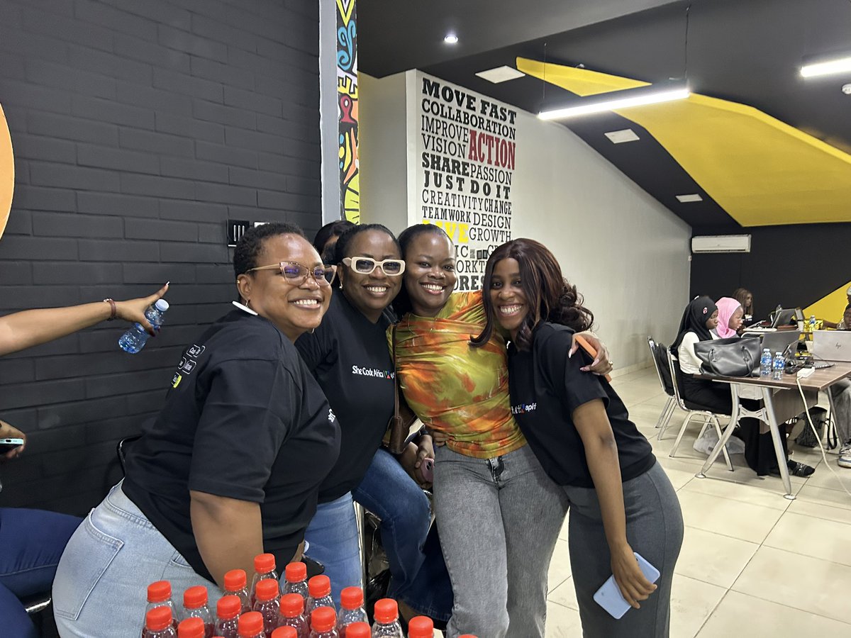 the_ladybella's tweet photo. Live at the @apify  x @SheCodeAfrica BuildHer Hackathon 

#SCAxApifyHackathon 
#BuildWithApify 
#SheCodeAfrica https://t.co/tSTuZnVCL9