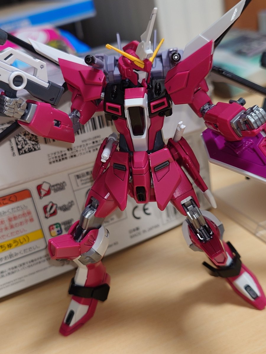 WizEX3's tweet photo. ここ最近作ったやつ
ルブリスウルとジャスティスはスミ入れと光沢トップコート
メッサーはリアルタッチマーカーとつや消しトップコート
これだけでカッコよくなるから簡単で楽しくて満足
ポージングセンス無いからカッコよさ激減してるけど https://t.co/CddplaVjsk
