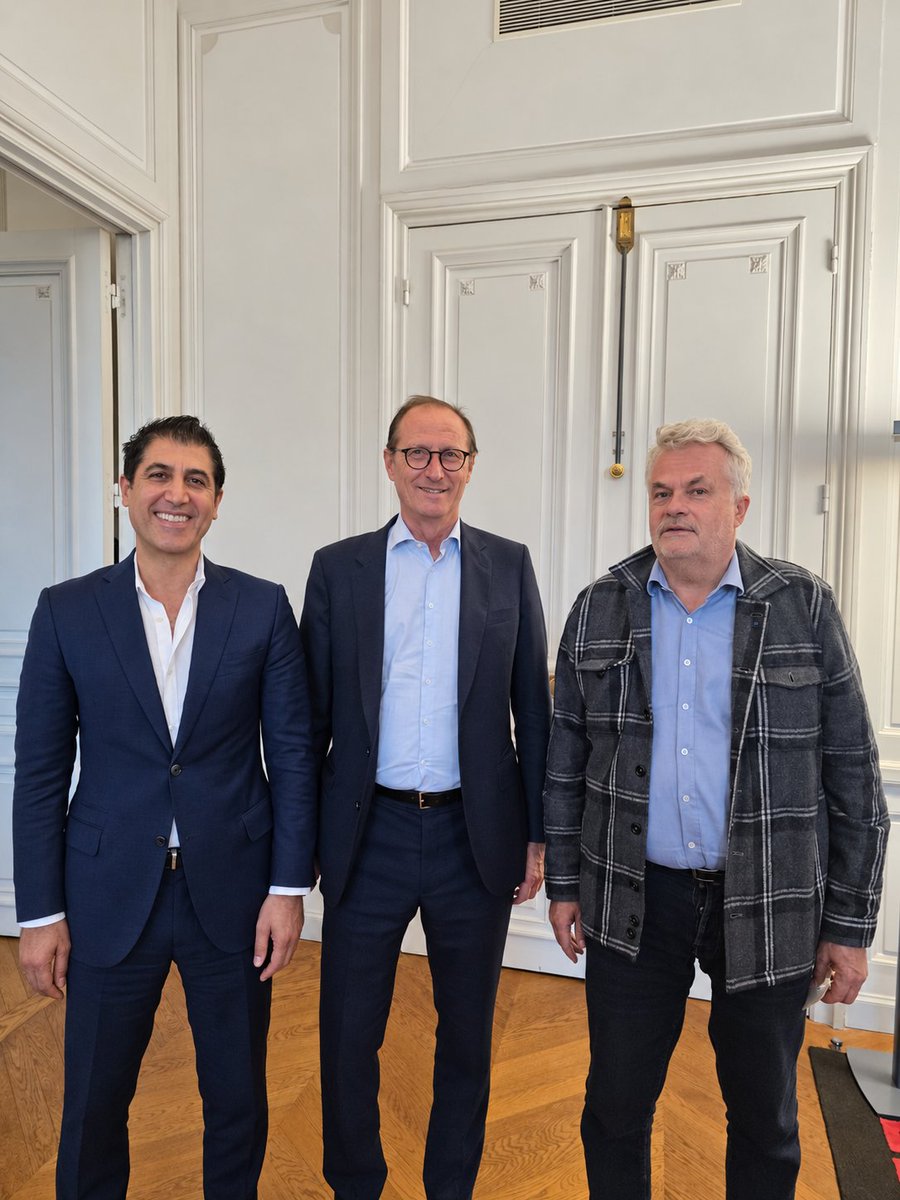 GRKGallery's tweet photo. Grk Groupe
Avec @bruno_fuchs , député et président de la commission des affaires étrangères de l'@AssembleeNat , à l'occasion d'un entretien réalisé pour le #magazine politique #EuropeDesTransitions du groupe GRK MEDIA Groupe. Itw par @GillesBerhault 
@GOLANROUZKHOSH https://t.co/6cqQNgEsnz