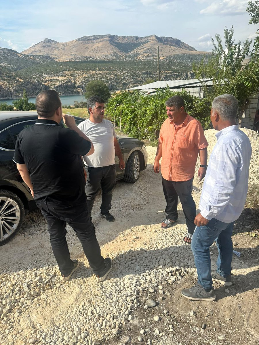 tameralhas's tweet photo. Ergen (Gerzno) kırsal mahallemizde devam eden yol çalışmalarımızı yerinde inceledik.

Vatandaşlarımızın ulaşım konforunu artırmak için çalışmalarımız aralıksız devam edecek. 🚧 https://t.co/feG652YpkX