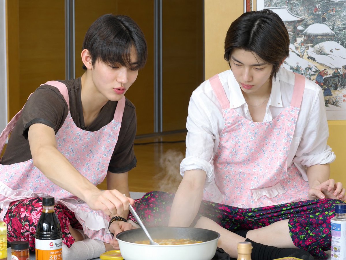 cae_lilii's tweet photo. duo pinkky gemesss 🥺🥺💗 https://t.co/gKEMttOxXK