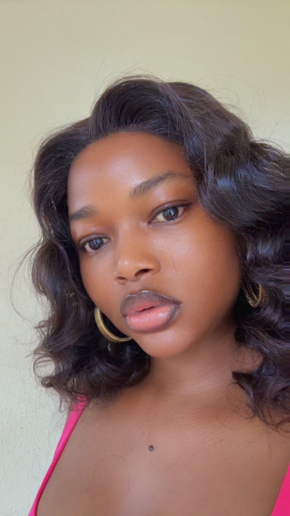 Beebah_Naturals's tweet photo. Consider this your Friday reminder that God really took his time with some of us. 😮‍💨👑

Oh my lips 🤓🥰 https://t.co/QLm6rHC2W4