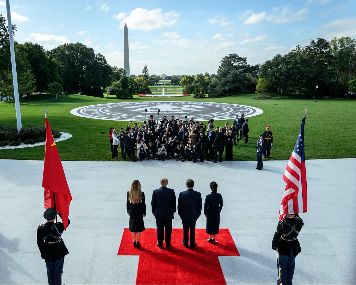 FirstLadyOffice's tweet photo. 🇺🇸🇨🇳 https://t.co/QwGf5Fmqgf