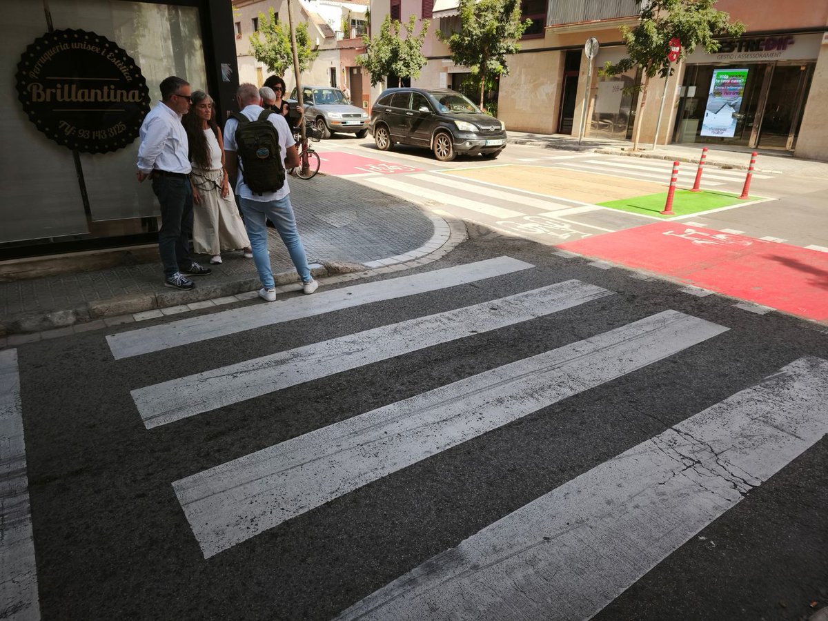 ajuntamentvng's tweet photo. ♿ 136.000 € per continuar eliminant barreres als carrers de #VNG
🚧Hem començat obres per adaptar voreres i cruïlles i fer els itineraris més accessibles, còmodes i segurs per a tothom
🧵👇Vols conèixer les actuacions previstes? https://t.co/L7rgLV35vm