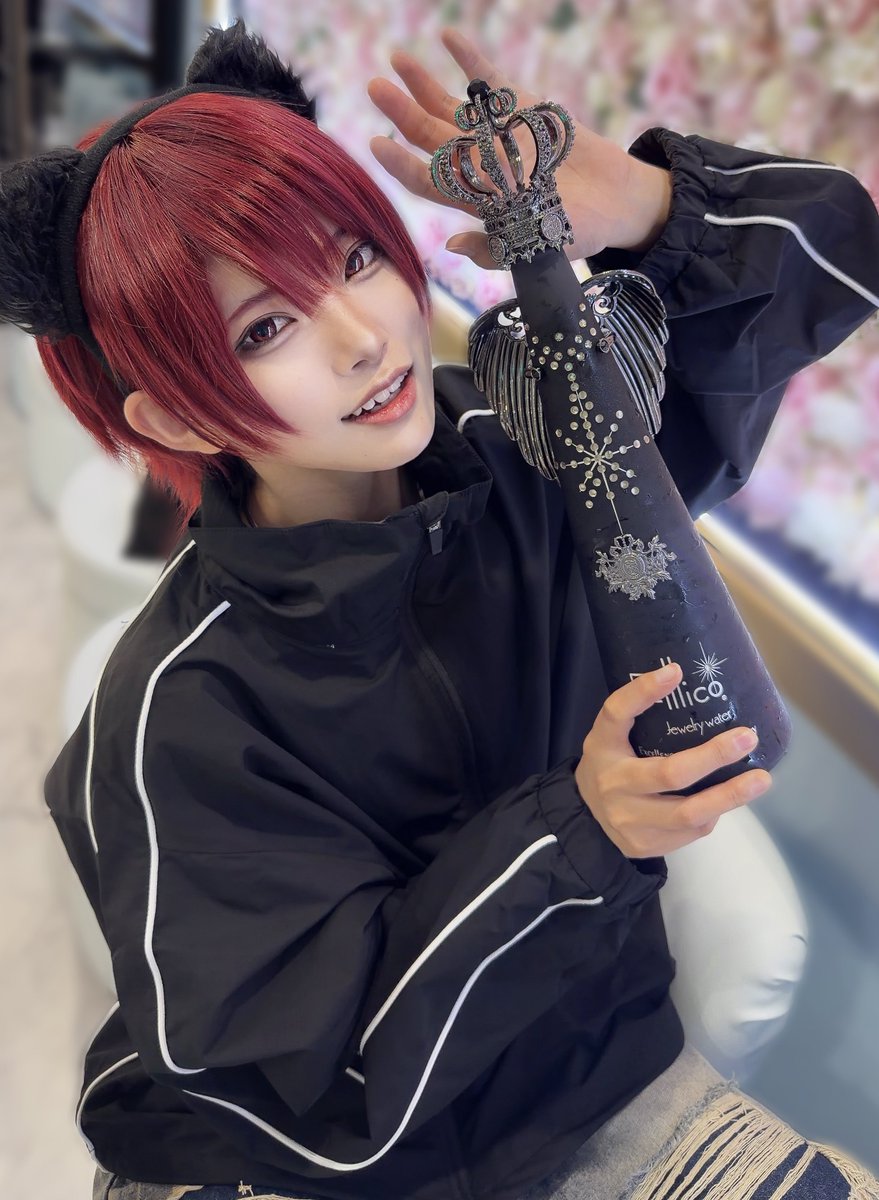 seraa_cos's tweet photo. 生誕ありがとうございました♩✧︎
とても幸せな1日だったᵕ̩̩_ᵕ💍
会いにきてくださった方も遠隔してくださった方もまとめてハグした https://t.co/x74Dlh0C6I
