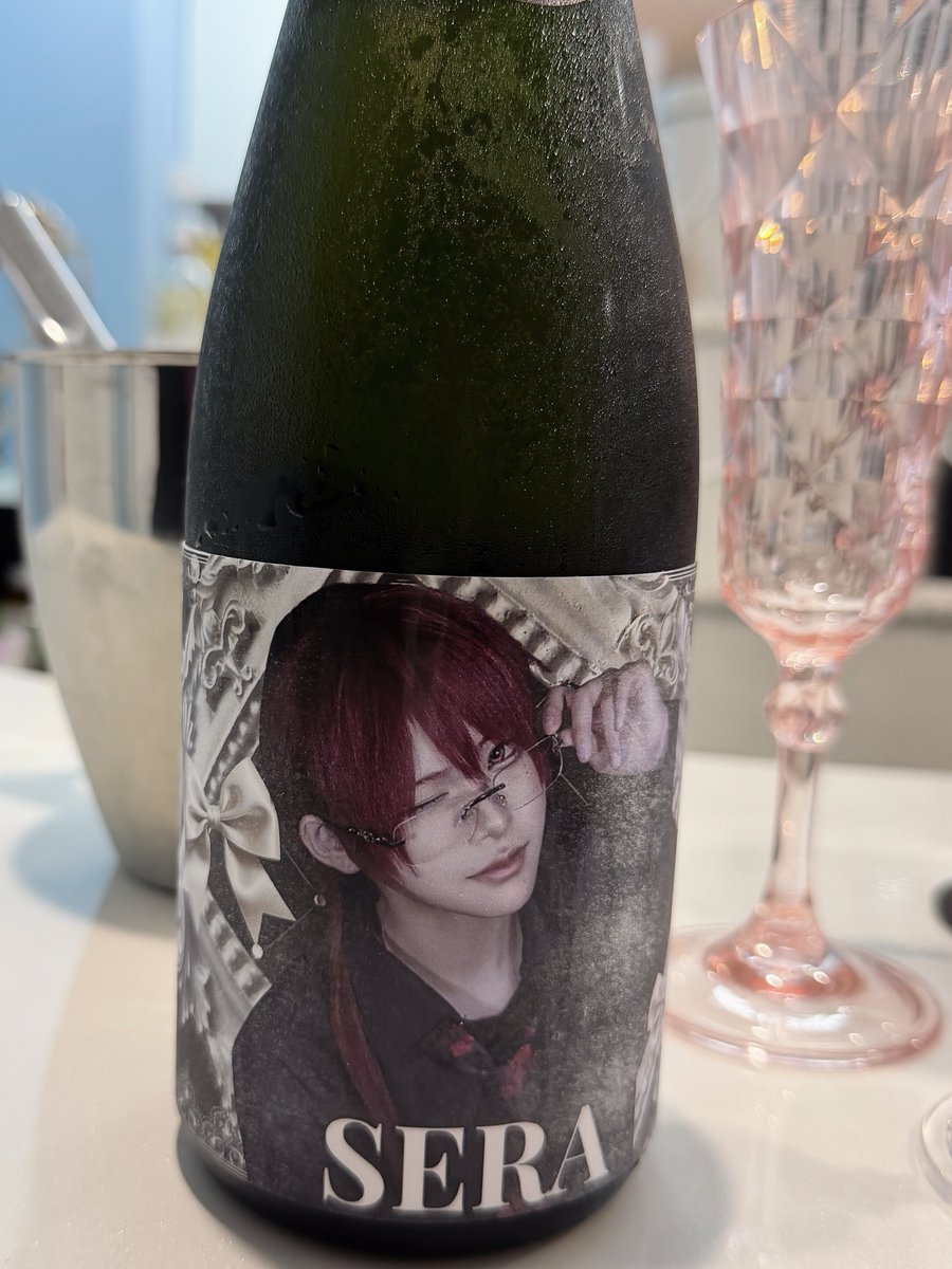 seraa_cos's tweet photo. 生誕ありがとうございました♩✧︎
とても幸せな1日だったᵕ̩̩_ᵕ💍
会いにきてくださった方も遠隔してくださった方もまとめてハグした https://t.co/x74Dlh0C6I