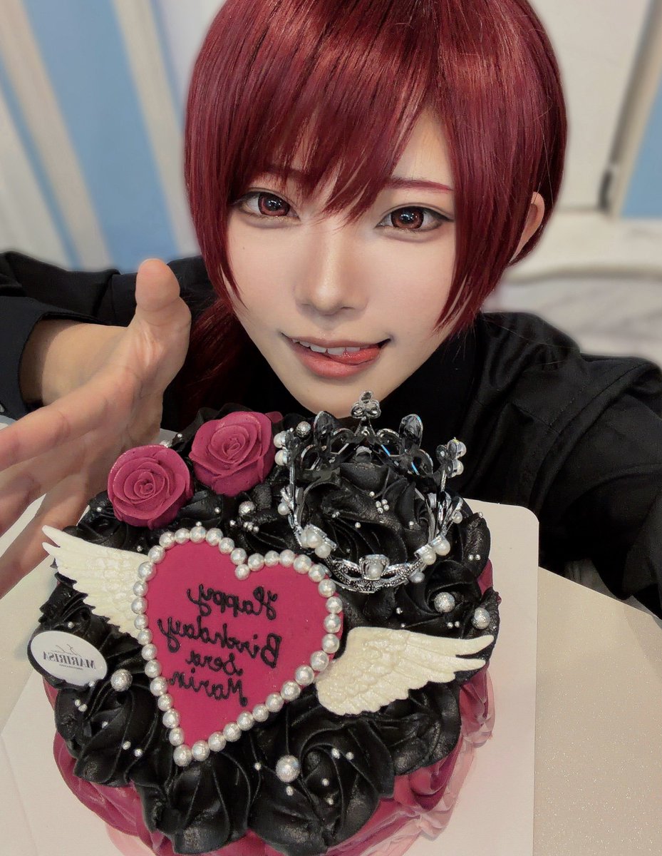 seraa_cos's tweet photo. 生誕ありがとうございました♩✧︎
とても幸せな1日だったᵕ̩̩_ᵕ💍
会いにきてくださった方も遠隔してくださった方もまとめてハグした https://t.co/x74Dlh0C6I