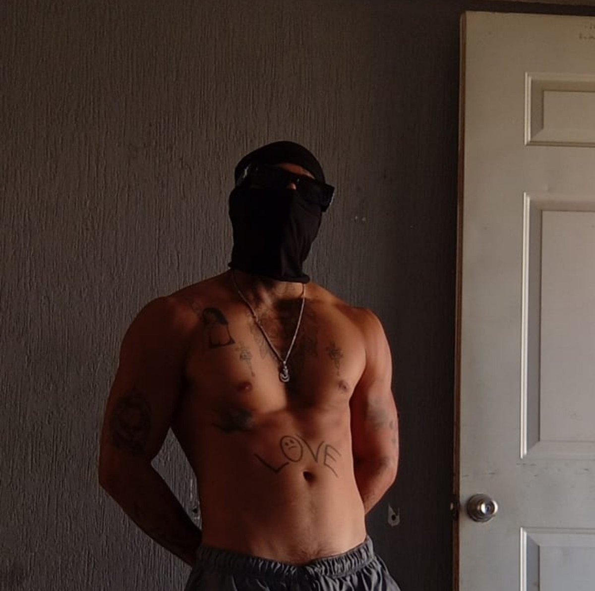 Elvinss0's tweet photo. Apoco no ? 🔥🔥🔥🔥🔥🥵😏💦https://t.co/KRyCKS1WNQ https://t.co/R5XM965g2O