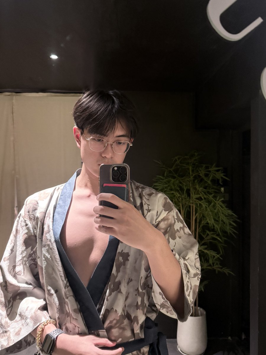 hpeep_'s tweet photo. ในวันที่ฝนพรำ 🌧️ @ryuuonsen https://t.co/IE8GQdaFfE
