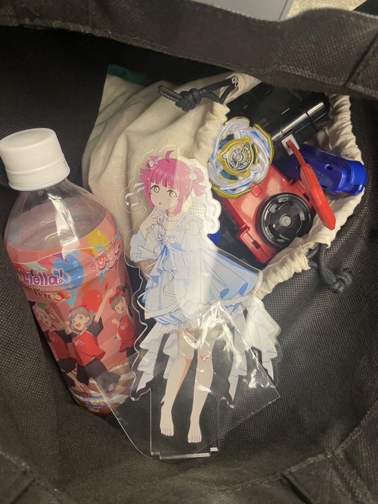 sui_K_N's tweet photo. 名古屋に出張また行きました
ベイブレード楽ちかったです りなちゃんかわいいです 煮干しラーメン美味しかったでし
のんちゃんの個人イベのお支払いも完
のぞみで帰ります https://t.co/M8pc0StOIB