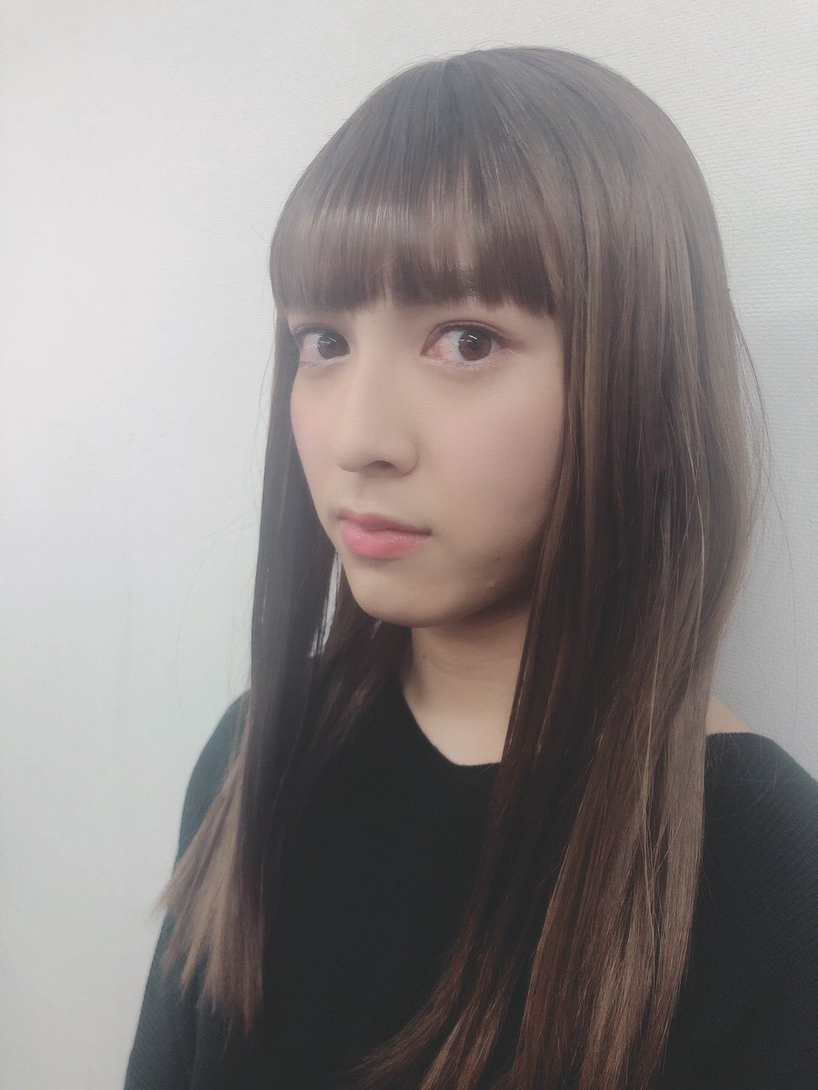 my_faves_oshi's tweet photo. 1枚目：桃月なしこ
2枚目：吉田仁人

この2枚本当に作画同じすぎて思い出した瞬間発狂しかけた
ドラマたのしみ
#MILK 
#吉田仁人
#ドラマ溺愛 https://t.co/jGZ29FZnWC