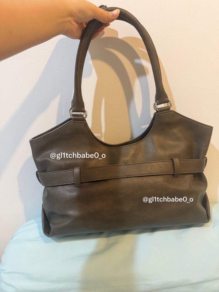 gl1tchbabe0_o's tweet photo. [STAND OIL] Lene Bag / Brown

ถุงครบ ไม่มีตำหนิ ใช้ไป 2 ครั้ง
price : 1900 รวมส่ง

สนใจ/สอบถามเพิ่มเติม dm ได้เลยค่า

#ส่งต่อกระเป๋า #standoil #ส่งต่อstandoil https://t.co/5etVRsoOwf