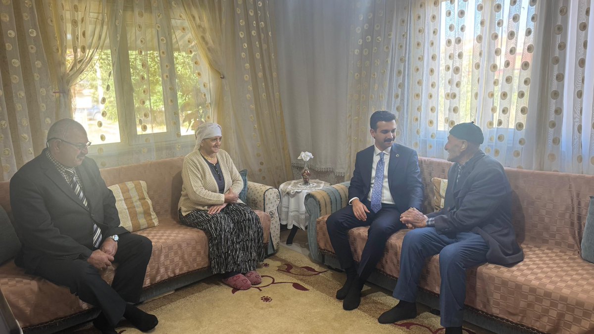 tcsultandagi's tweet photo. Kaymakamımız Muhammet ÇINARKA, ilçemiz sakinlerinden ÖGEDAY ve ŞAHİN ailelerini evlerinde ziyaret etti. https://t.co/Dsc2fJO7kB